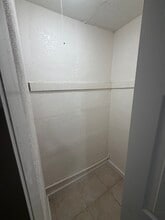 2111 NW 93rd St in Miami, FL - Foto de edificio - Building Photo