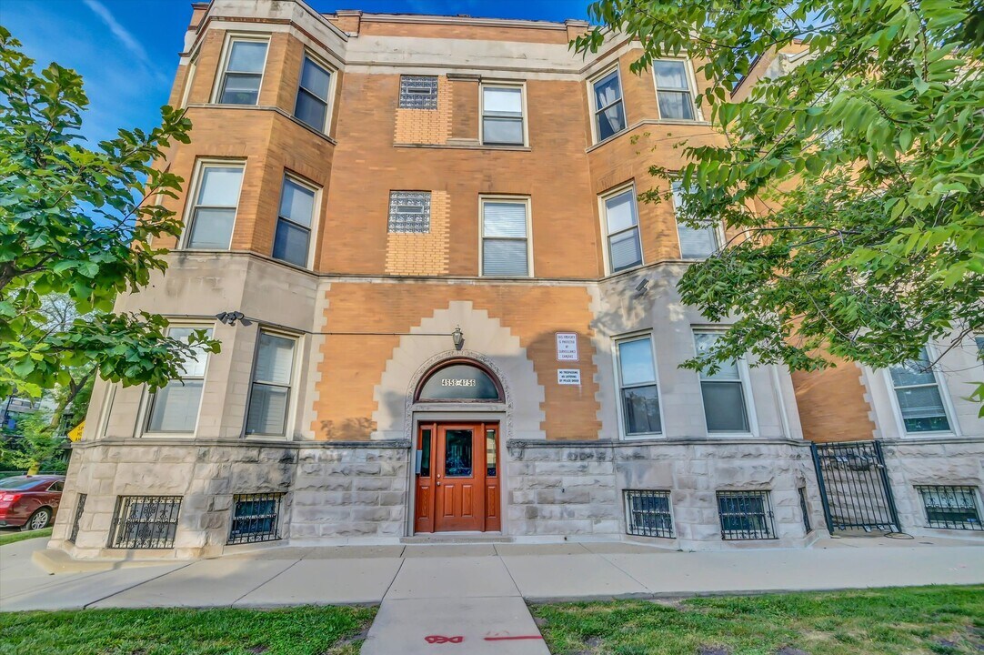 4856 S Prairie Ave, Unit 2 in Chicago, IL - Building Photo