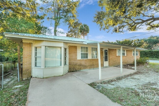 property at 401 Barnhill Dr