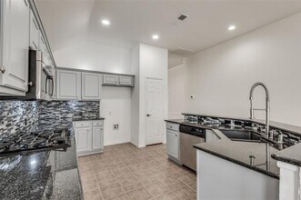 6717 Candlecreek Ln in Plano, TX - Building Photo - Building Photo