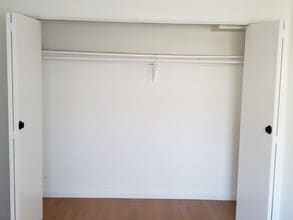 5049 Denny Ave, Unit 7 in Los Angeles, CA - Building Photo - Building Photo