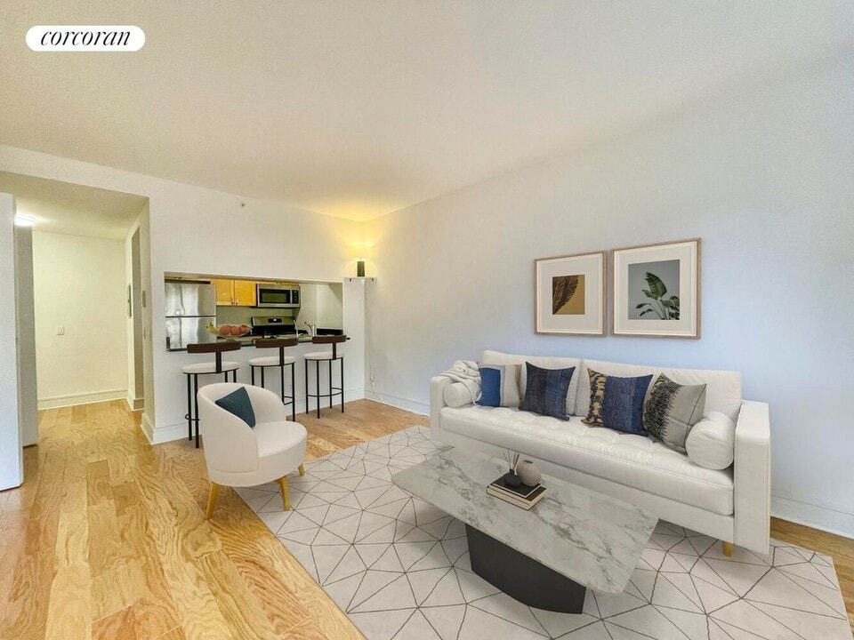 323 W 96th St in New York, NY - Foto de edificio