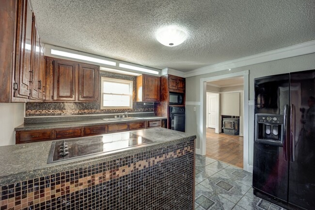 property at 3905 Jenny Lind Rd