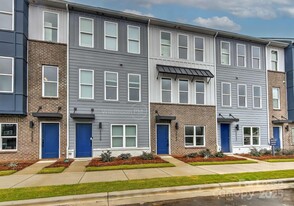 2043 Clarksdale Dr in Charlotte, NC - Building Photo