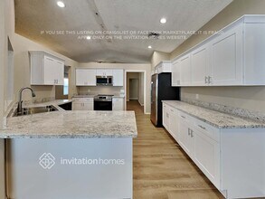 8120 W Tuckey Ln in Glendale, AZ - Building Photo - Building Photo