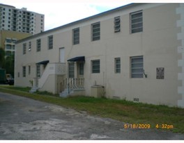 20 Santillane Ave in Coral Gables, FL - Building Photo - Building Photo