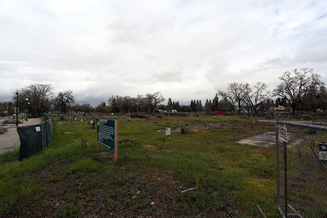 Vintage Oaks on the Town Green in Windsor, CA - Building Photo - Building Photo