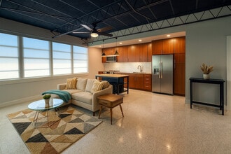 Paradigm Apartments in Norfolk, VA - Building Photo - Building Photo