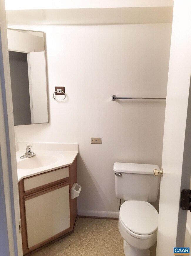 117 Turtle Creek Rd in Charlottesville, VA - Building Photo - Building Photo