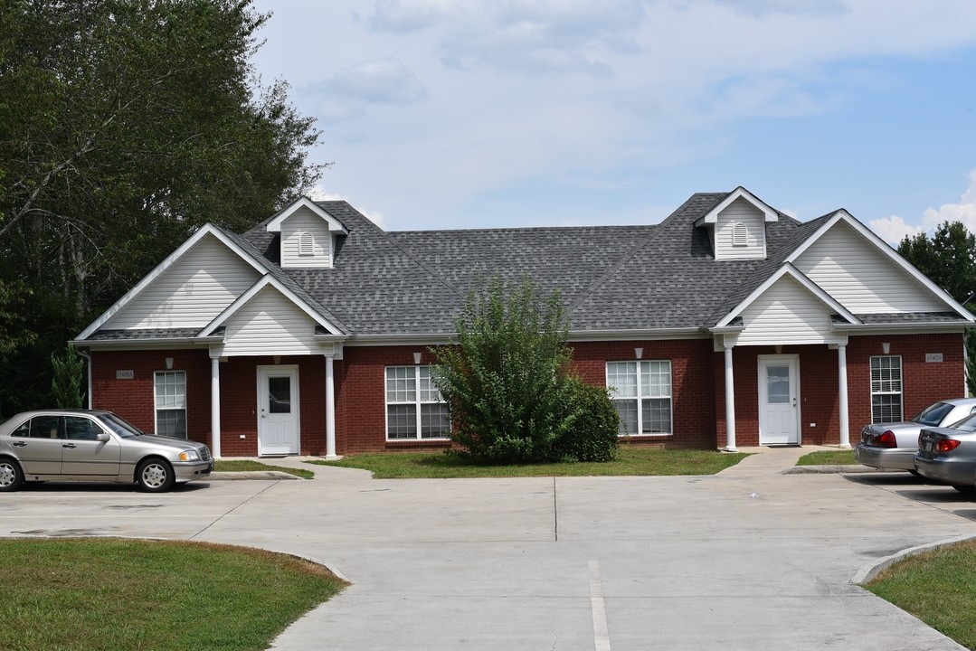 10459 Wall Triana Hwy in Toney, AL - Foto de edificio