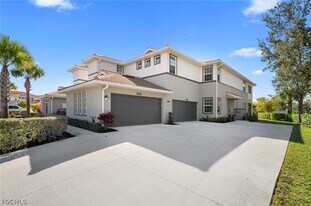 12000 Santaluz Dr in Ft. Myers, FL - Building Photo