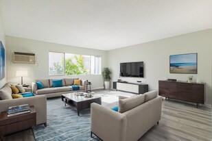 Hermitage Apartments in Valley Village, CA - Building Photo