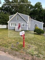 20 Forest Ave in North Haven, CT - Building Photo