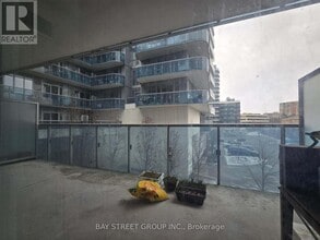 9471 Yonge St in Richmond Hill, ON - Building Photo - Building Photo