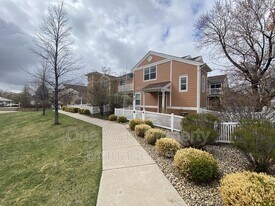 2115 Grays Peak Dr in Loveland, CO - Building Photo