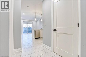 257 Millen Rd in Hamilton, ON - Building Photo - Building Photo