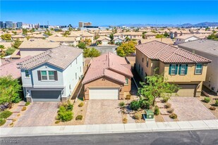 5568 Autumn Cliffs Way