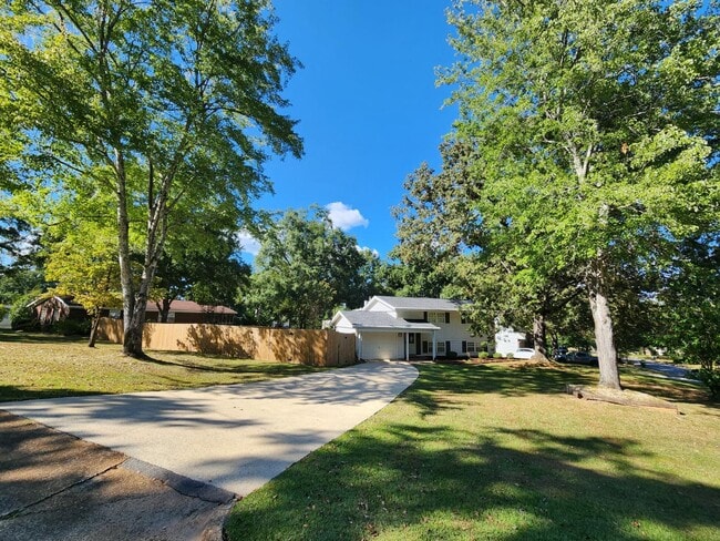 3301 Roland Rd in Sylacauga, AL - Foto de edificio - Building Photo