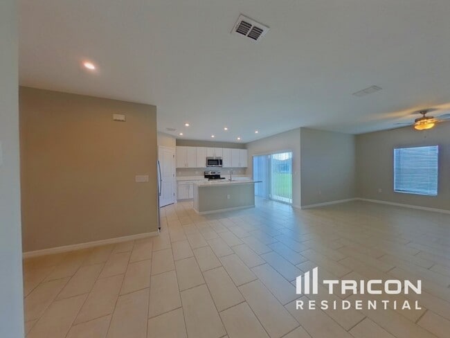 232 Garnet Ave in Kissimmee, FL - Foto de edificio - Building Photo