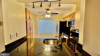 18927 Birdseye Dr in Germantown, MD - Building Photo