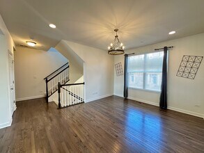 1423 N Charles Ave in Naperville, IL - Building Photo - Building Photo