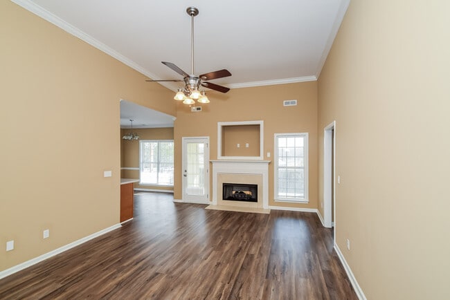 195 Bonneville Dr in Calera, AL - Building Photo - Building Photo