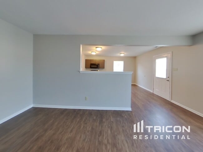 4122 Apple Creek Dr in Indianapolis, IN - Foto de edificio - Building Photo