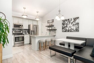 7563 Monogram Dr in Sacramento, CA - Building Photo - Building Photo