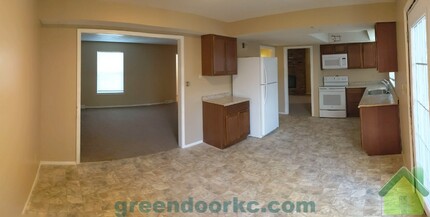 6136 E 129th St in Grandview, MO - Building Photo - Interior Photo