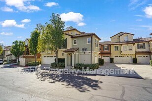 28279 Canterbury Ct in Santa Clarita, CA - Building Photo