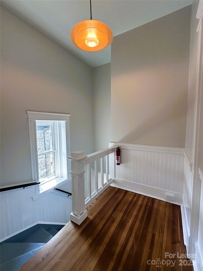132 Biltmore Ave in Asheville, NC - Building Photo - Building Photo