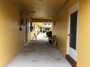 3525 Polk St in Hollywood, FL - Building Photo - Building Photo