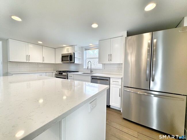 112 Georgetown Rd in Weston, CT - Building Photo - Building Photo