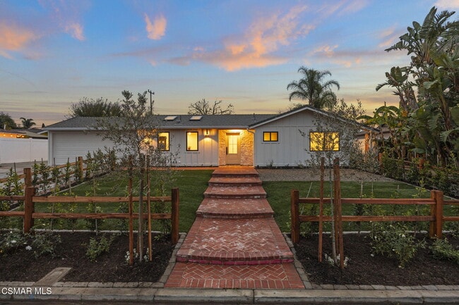 734 Calle Margarita in Thousand Oaks, CA - Building Photo - Building Photo