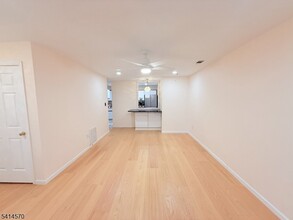 2088 Edward Ct in Mahwah, NJ - Building Photo - Building Photo