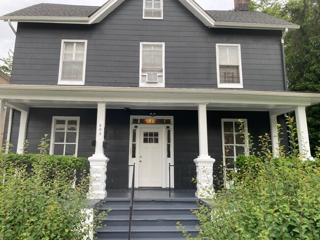 509 E 43rd St, Unit 1F