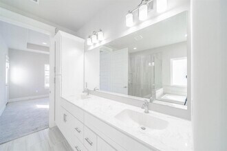 2507 Des Chaumes St in Houston, TX - Building Photo - Building Photo