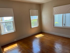 6125 Majestic Ave in Oakland, CA - Building Photo - Building Photo