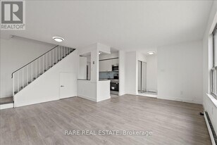 7555 Goreway Dr in Mississauga, ON - Building Photo