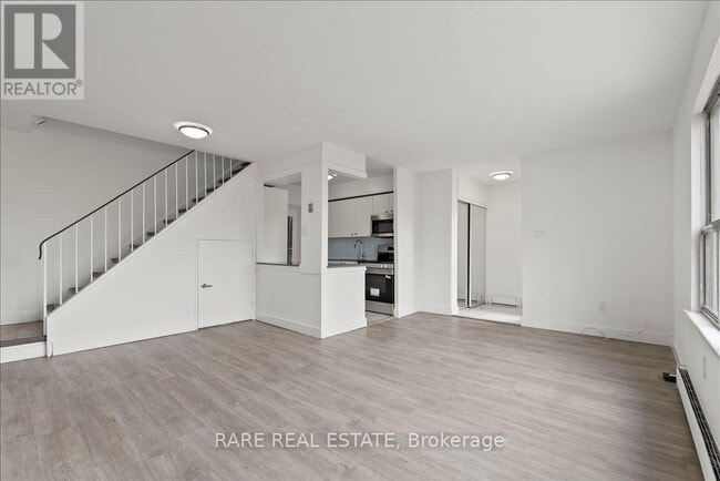property at 7555 Goreway Dr