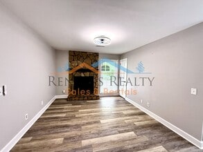 2107 Epworth Dr NE in Huntsville, AL - Building Photo - Building Photo