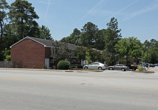 110 Timberlane Dr in Summerville, SC - Foto de edificio - Building Photo