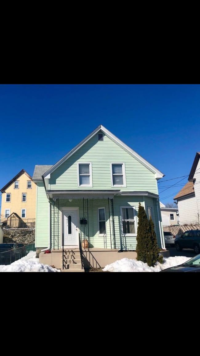 125 London St, Unit Main in Lowell, MA - Building Photo - Building Photo