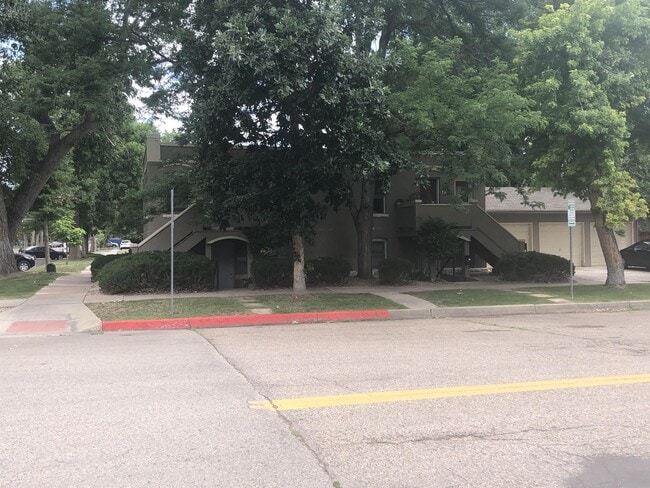 332 W Myrtle St
