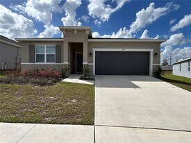 1092 Patriot Lp in Haines City, FL - Building Photo