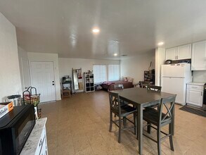 8695 Belfast Cir in San Diego, CA - Building Photo - Building Photo