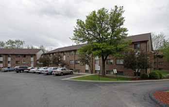 Hillcrest Elderly Apartments in Cincinnati, OH - Building Photo - Building Photo