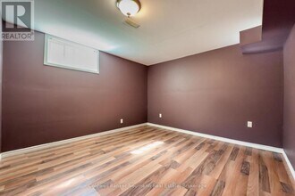 37 Dunhill Crescent in Guelph, ON - Building Photo - Building Photo