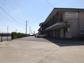 Chateau Orleans in San Antonio, TX - Building Photo - Building Photo