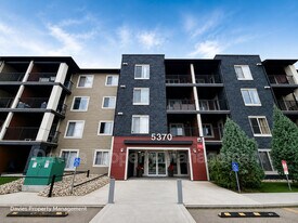 5370 Chappelle Rd. SW in Edmonton, AB - Building Photo